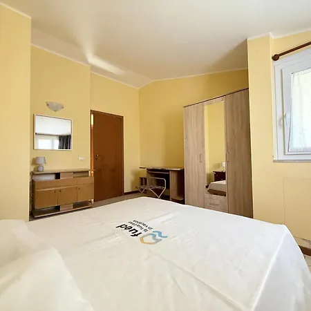 F016 - Fano, Comodo Trilocale Vicino Al Mare *